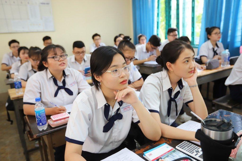 Mẫu Áo Đồng Phục Học Sinh Theo Cấp Học Và Xu Hướng Mới