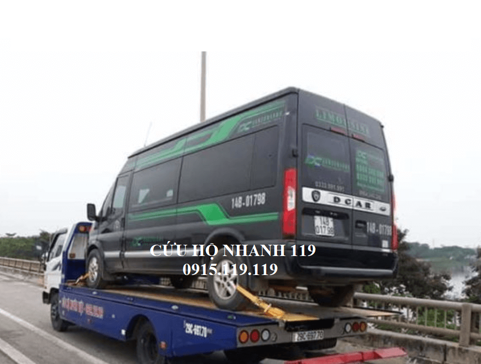 Cuu ho xe 16 cho Ford Transit