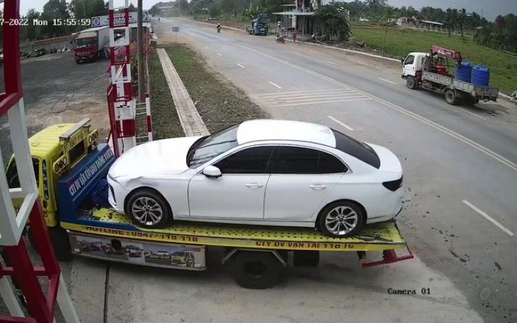 Tổng đài cứu hộ Vinfast